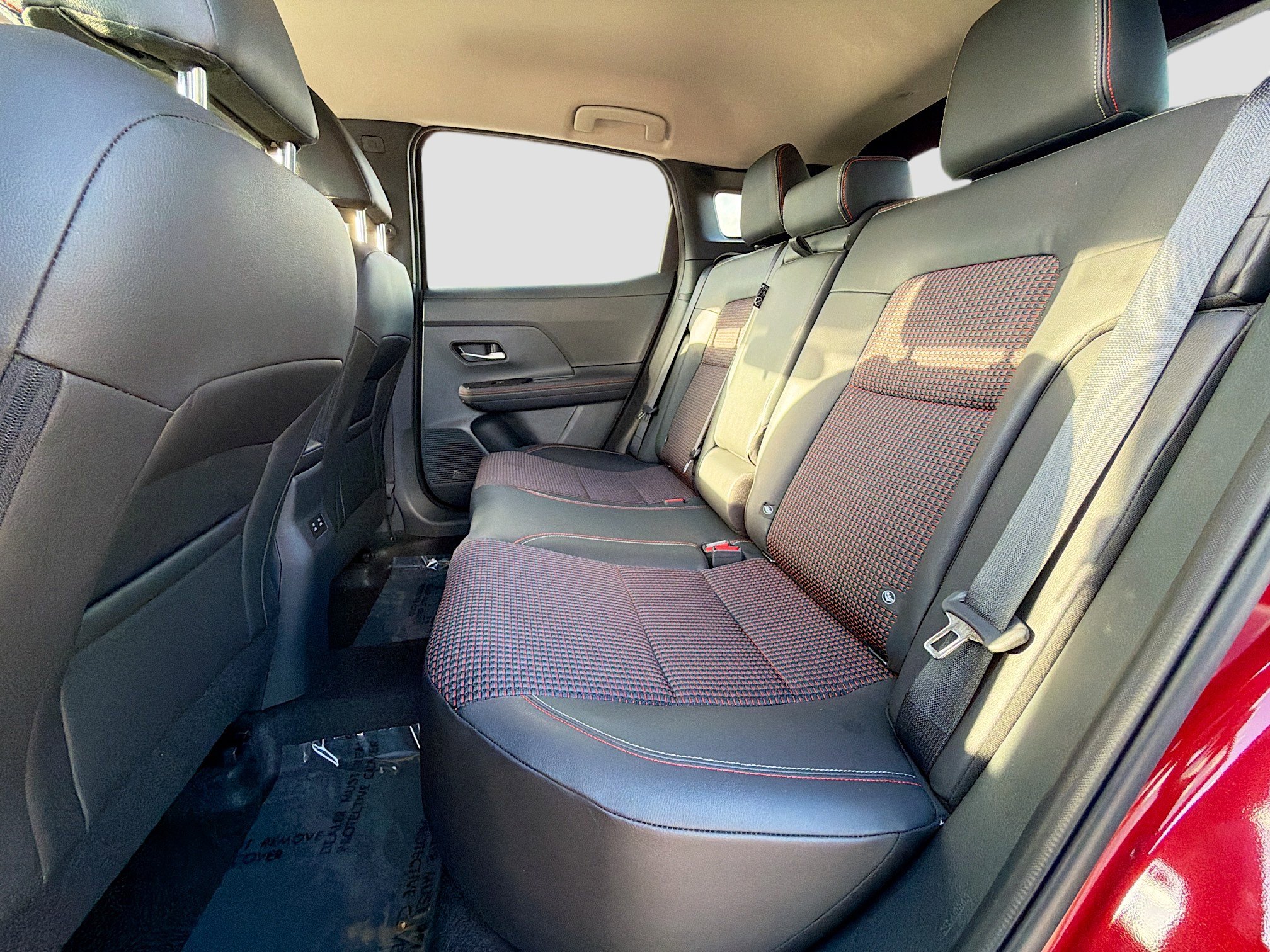 Used 2025 Nissan Kicks SR image 19