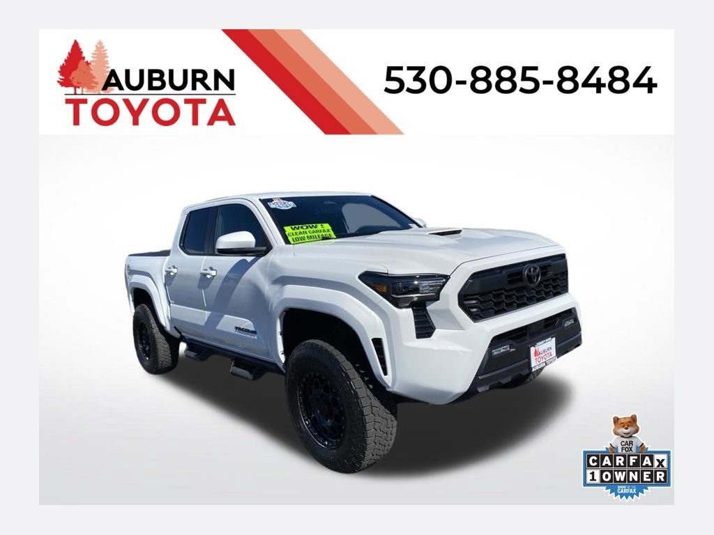 Used 2025 Toyota Tacoma TRD Sport AWD/4WD image 1