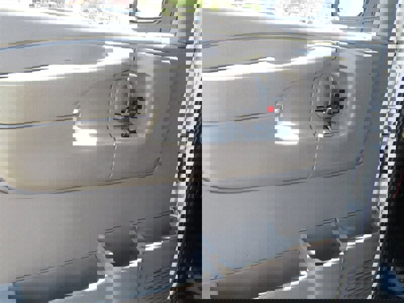 Used 2014 Chevrolet Express 2500 image 15