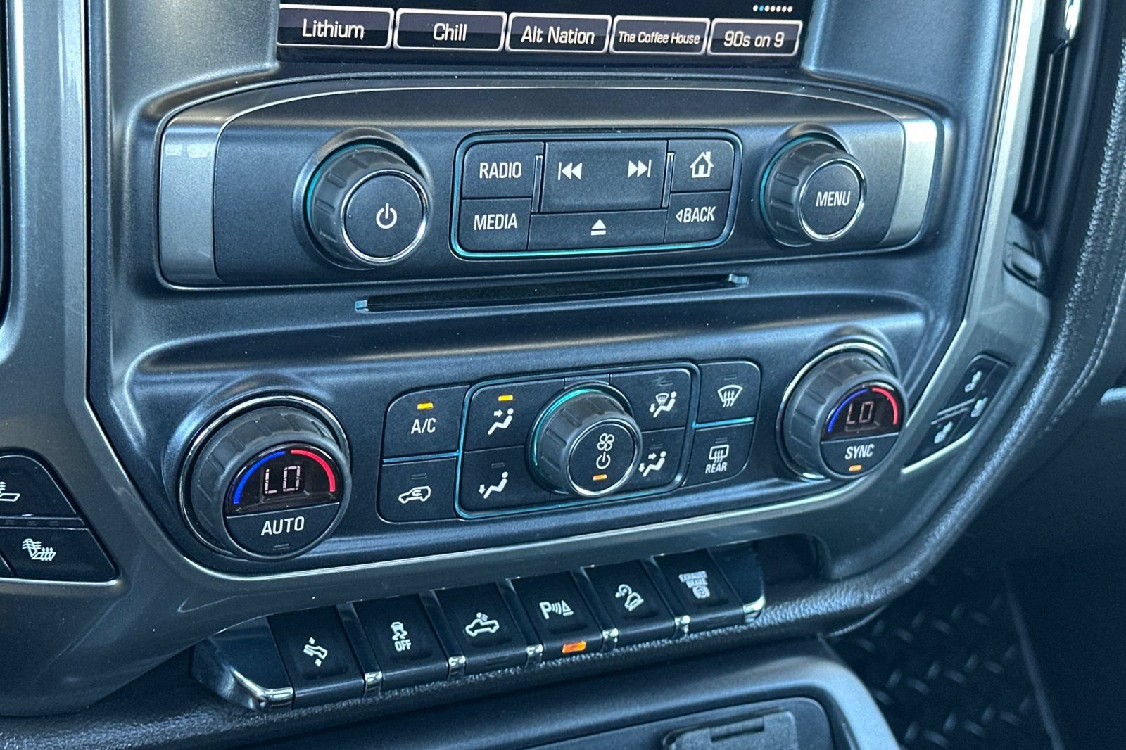 Used 2019 Chevrolet Silverado 2500 LTZ w/ Duramax Plus Package AWD/4WD image 19