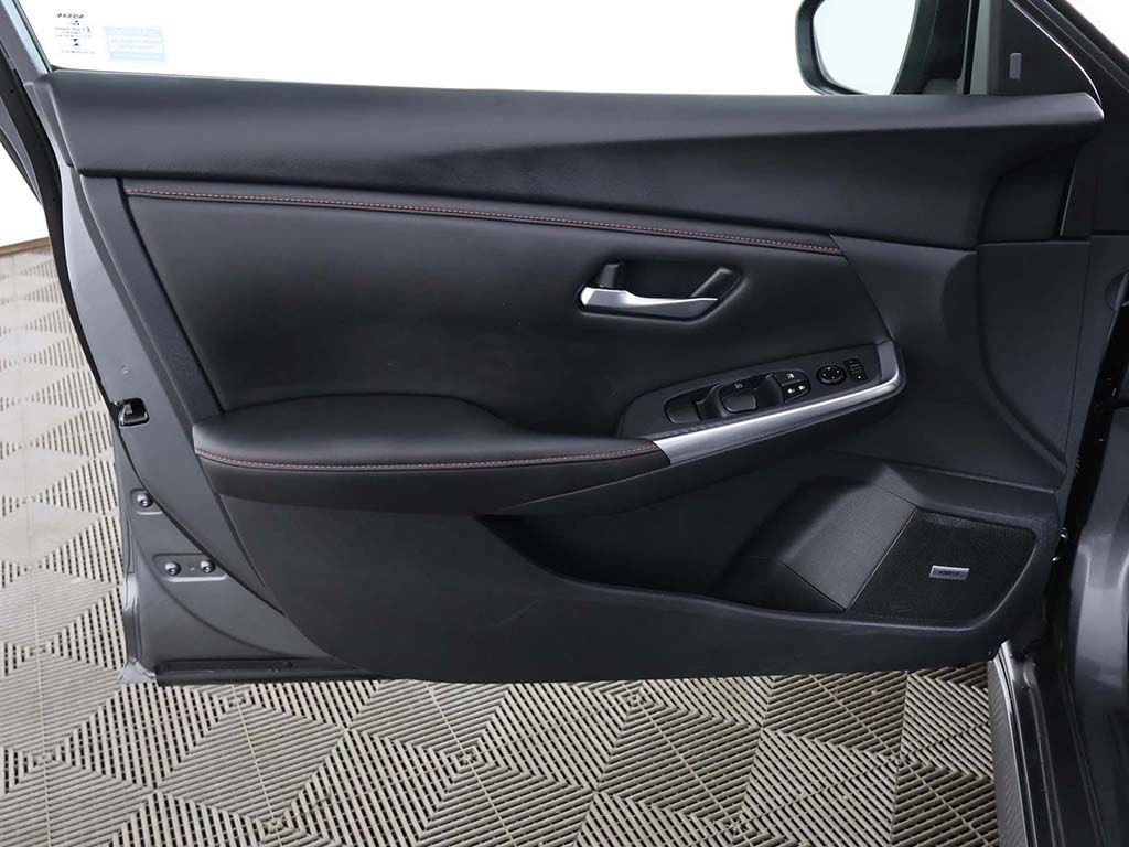 Used 2023 Nissan Sentra SR w/ SR Premium Package image 24