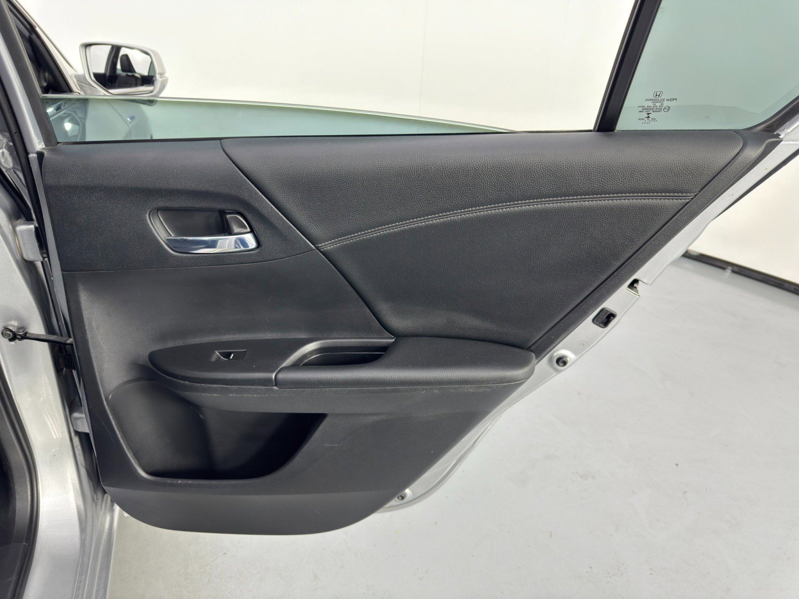 Used 2015 Honda Accord EX-L image 40