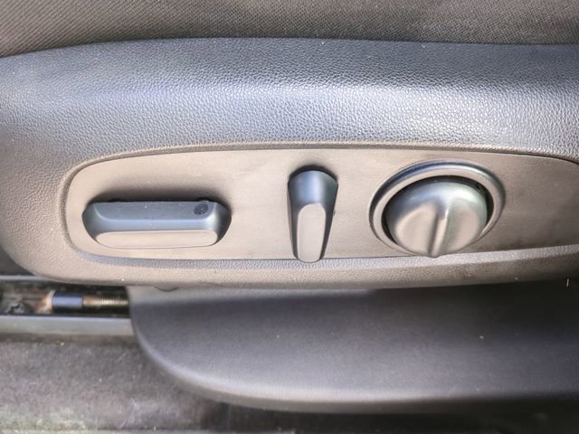 Used 2018 Chevrolet Equinox LT FWD image 23