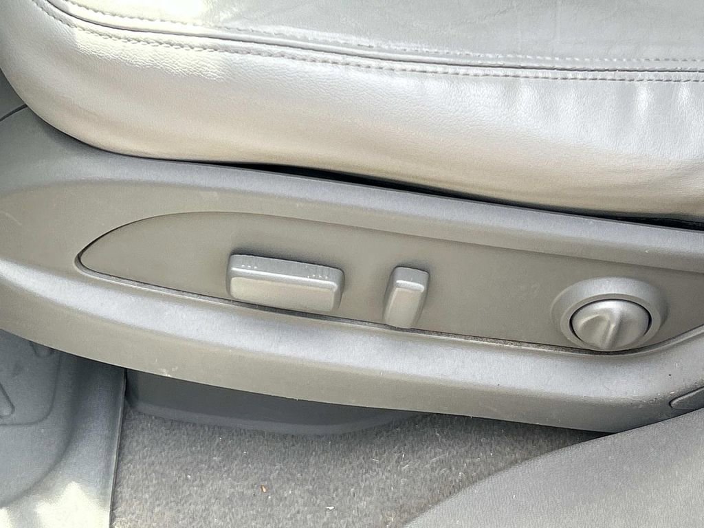 Used 2016 Chevrolet Traverse LTZ w/ LPO, 'HIT The Road' Package AWD/4WD image 18