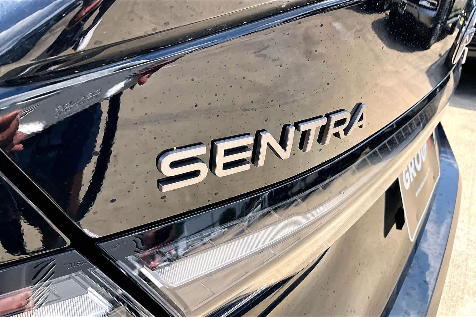 New 2027 Nissan Sentra SR FWD image 8