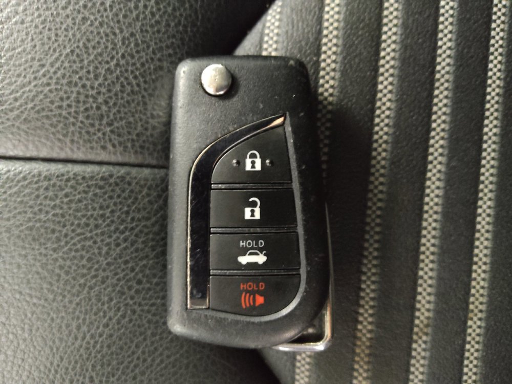 Used 2022 Toyota Camry SE FWD image 32