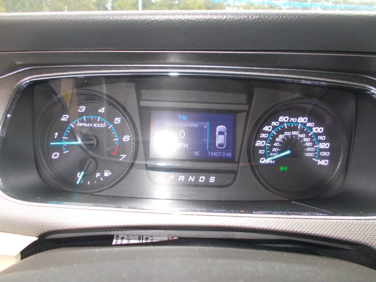 Used 2016 Ford Taurus SE FWD image 16