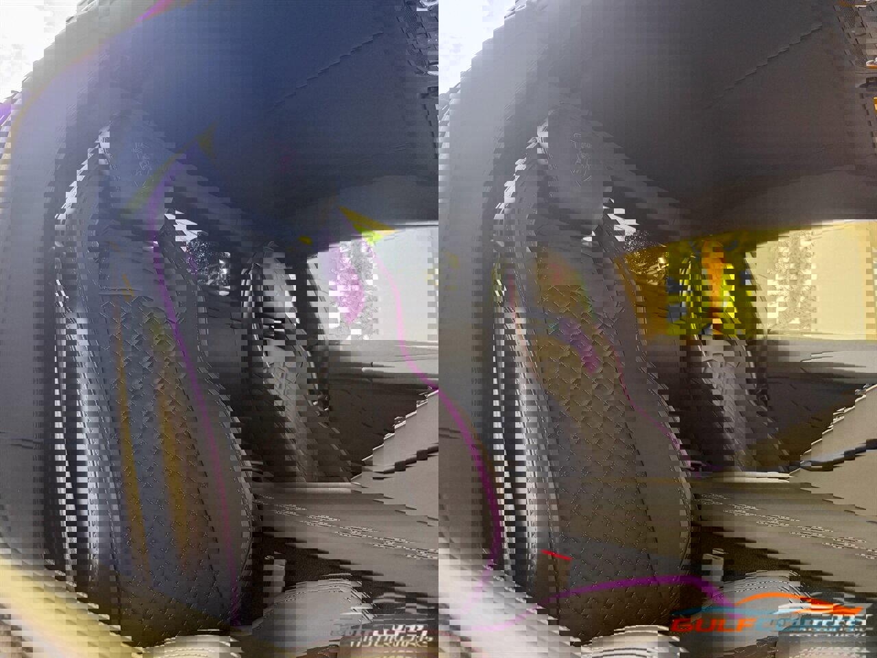 Used 2018 Lamborghini Aventador S image 38