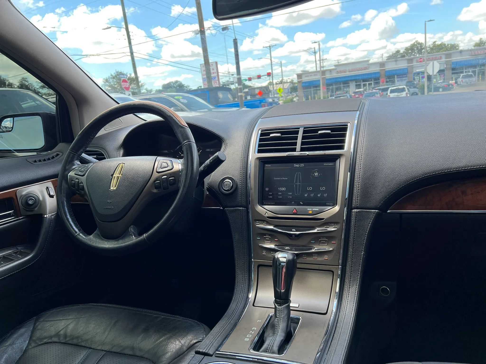 Used 2013 Lincoln MKX FWD w/ Wood Pkg image 12