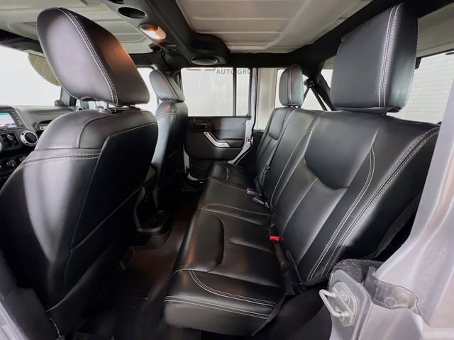 Used 2014 Jeep Wrangler Unlimited Rubicon image 21