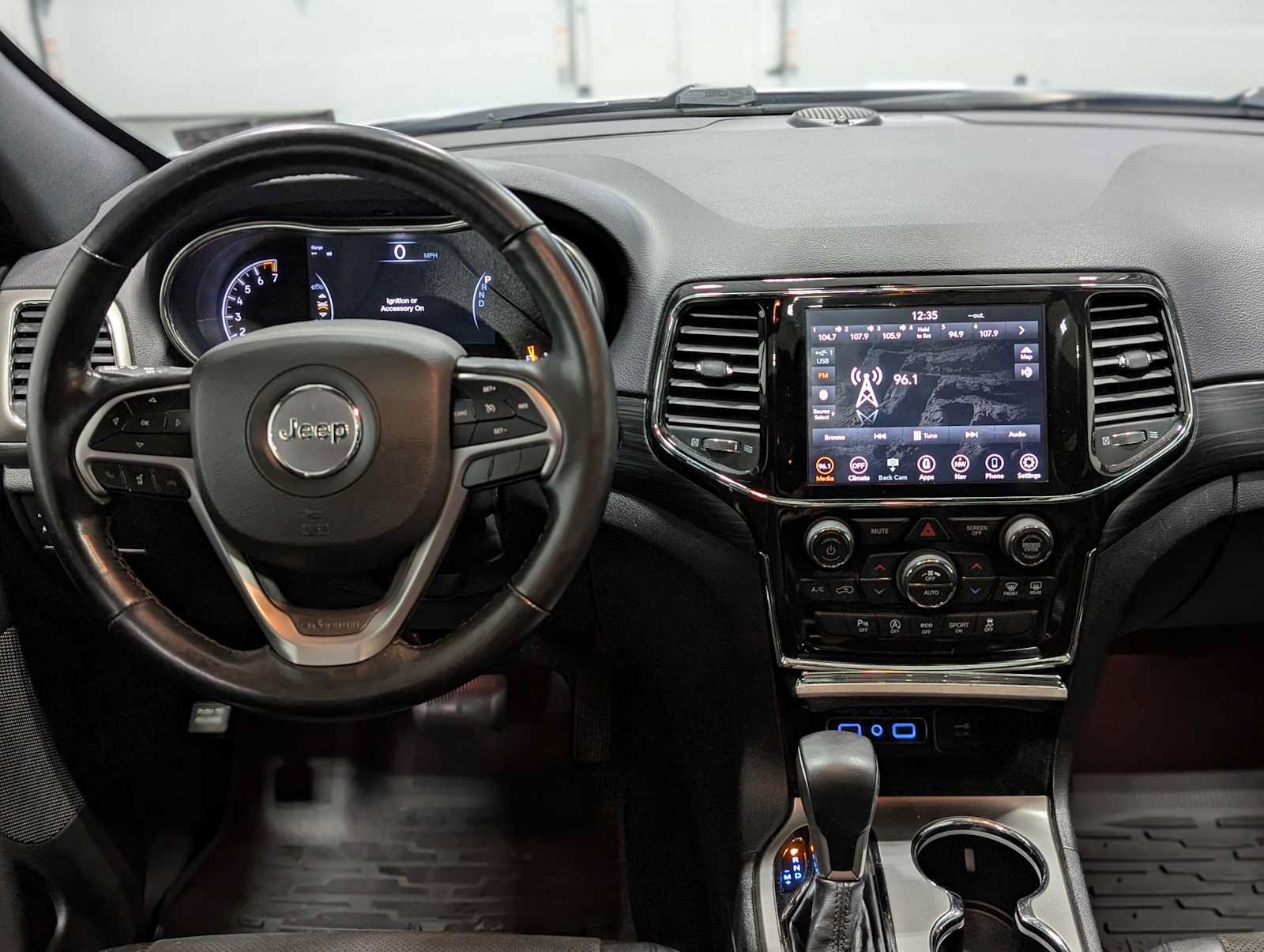 Used 2021 Jeep Grand Cherokee Laredo X AWD/4WD image 5