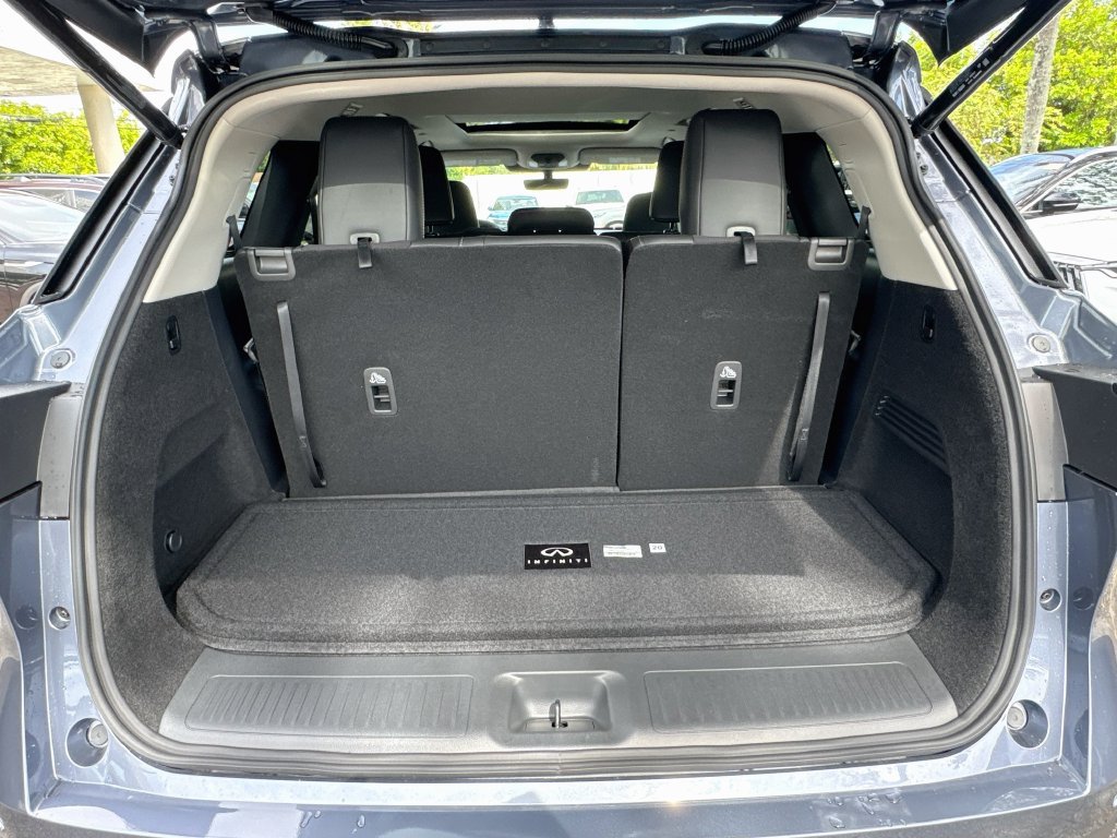Used 2027 INFINITI QX60 Luxe w/ Cargo Package FWD image 28