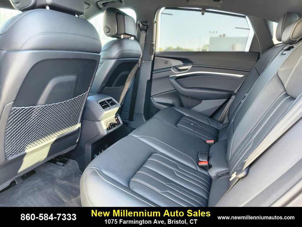 Used 2024 Audi Q8 e-tron Prestige w/ Prestige Package image 16