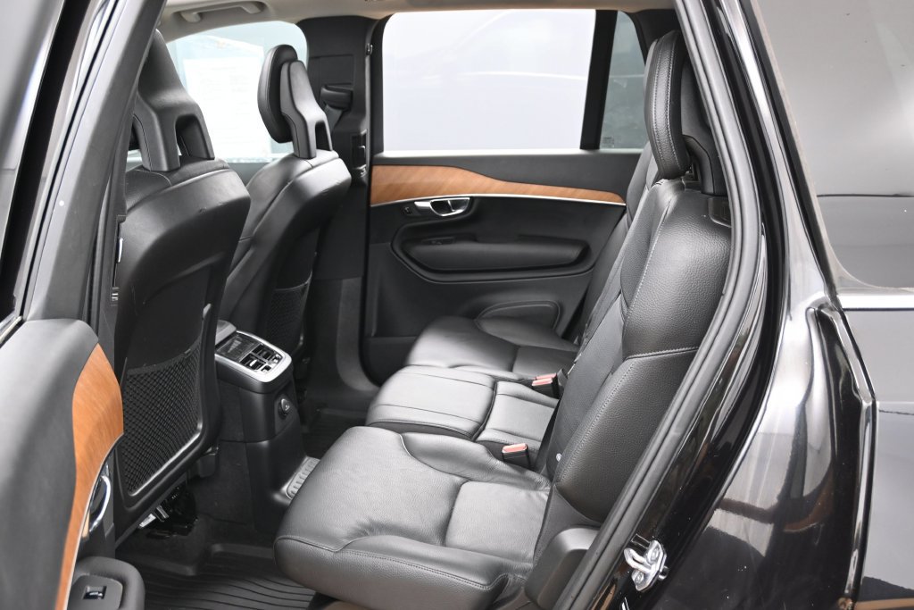 Used 2021 Volvo XC90 T8 Inscription Expression w/ Climate Package AWD/4WD image 30