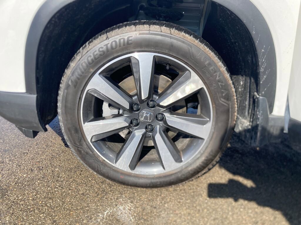 New 2025 Honda Pilot Touring image 9