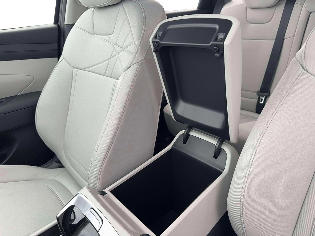 New 2026 Hyundai Tucson SE image 18
