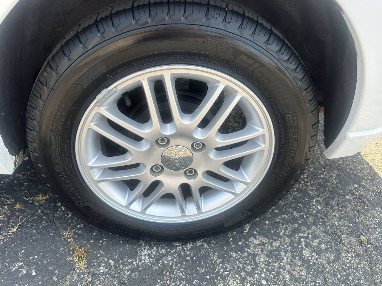 Used 2008 Ford Focus SE FWD image 40