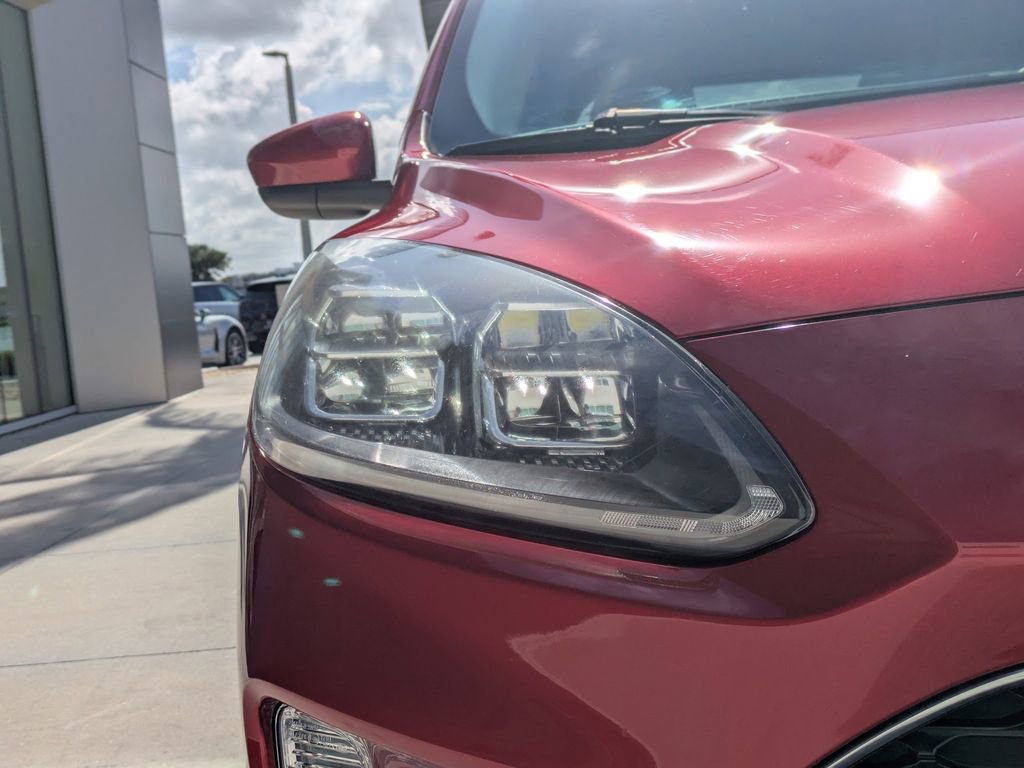 Used 2022 Ford Escape Titanium AWD/4WD image 11