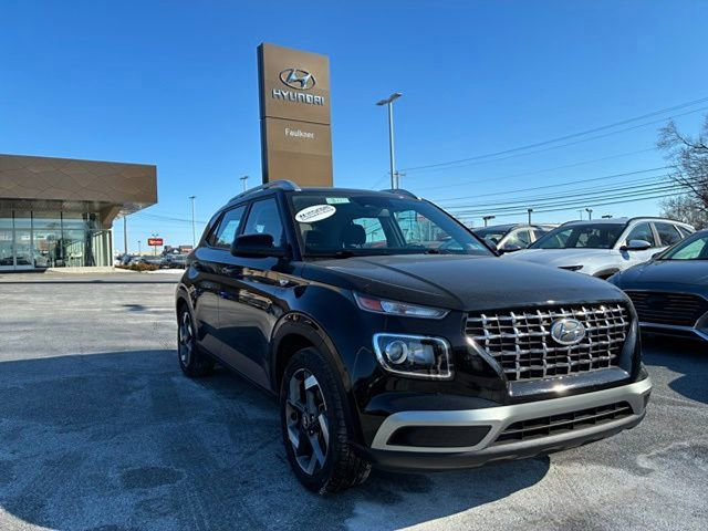 Certified 2023 Hyundai Venue SEL w/ Cargo Package image 3