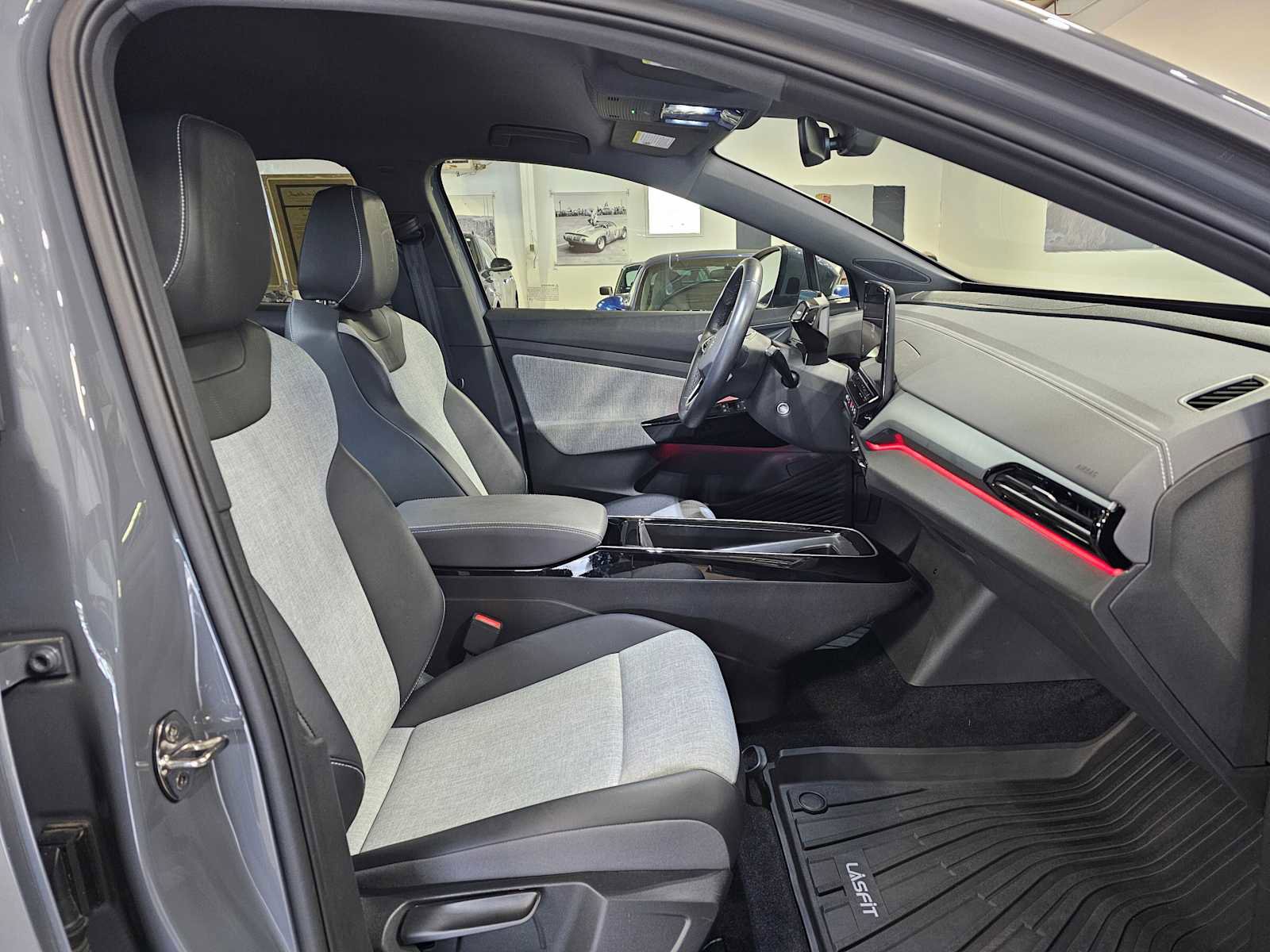 Used 2023 Volkswagen ID.4 Pro image 10