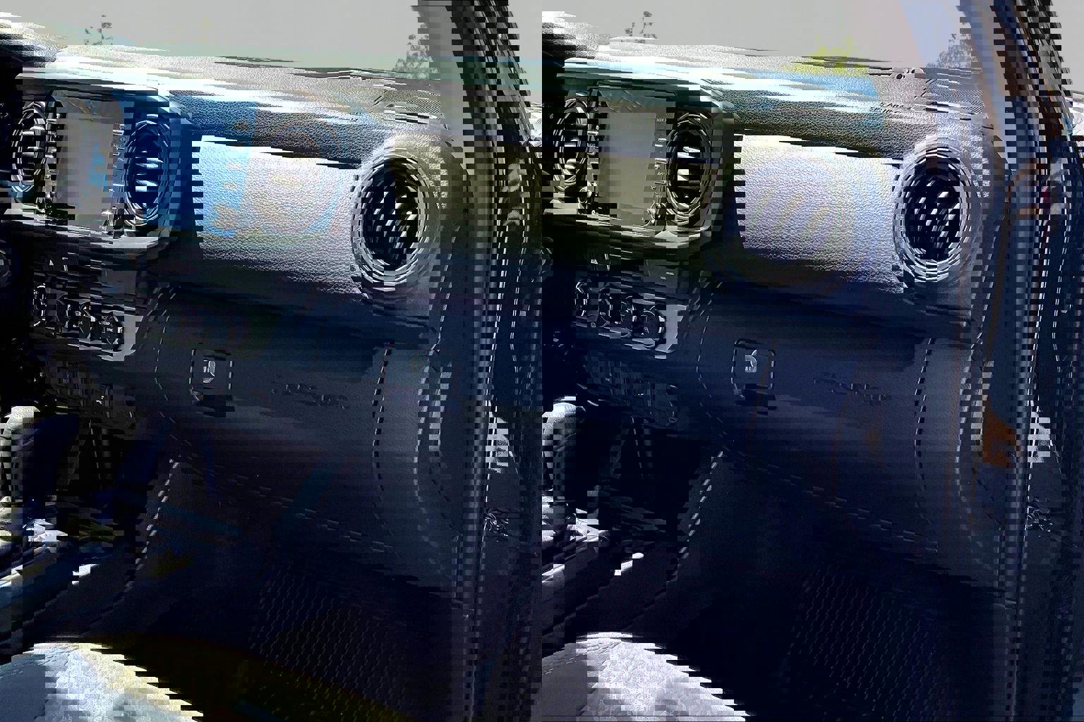 Used 2021 Toyota Tacoma SR image 17