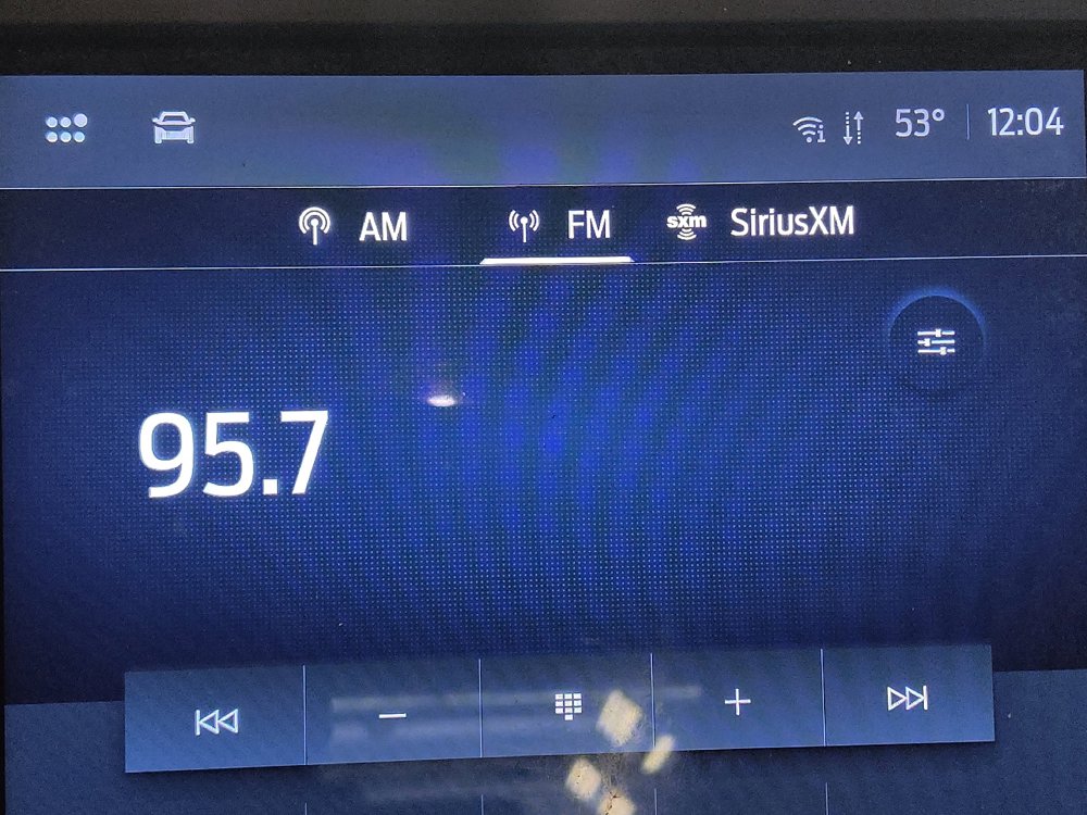 Used 2024 Ford Edge SEL image 25