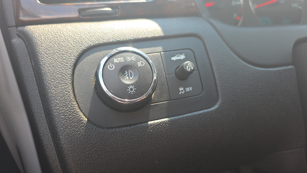 Used 2014 Chevrolet Impala LTZ FWD image 12