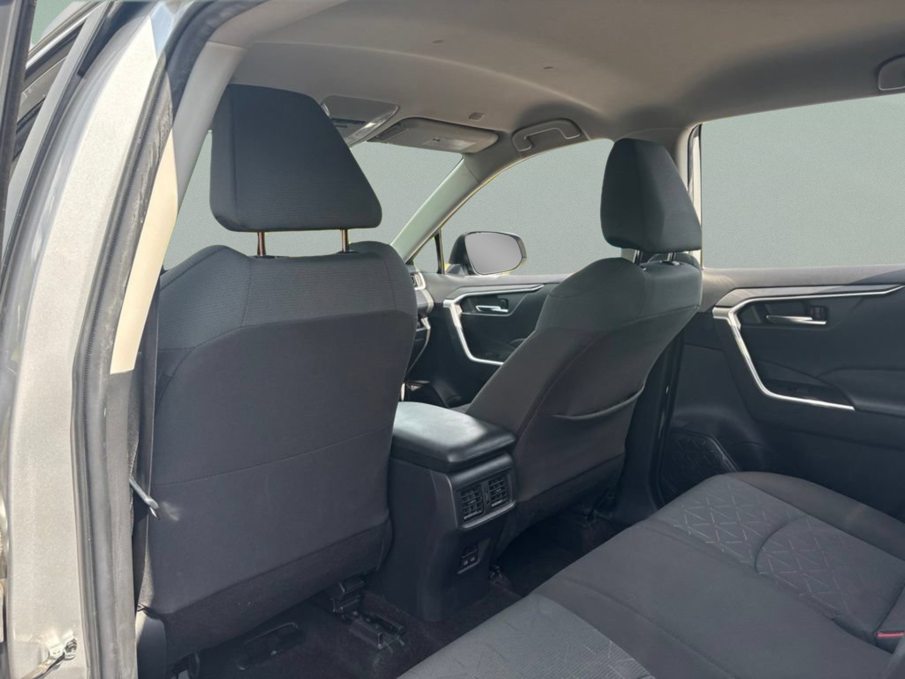 Used 2024 Toyota RAV4 XLE FWD image 20