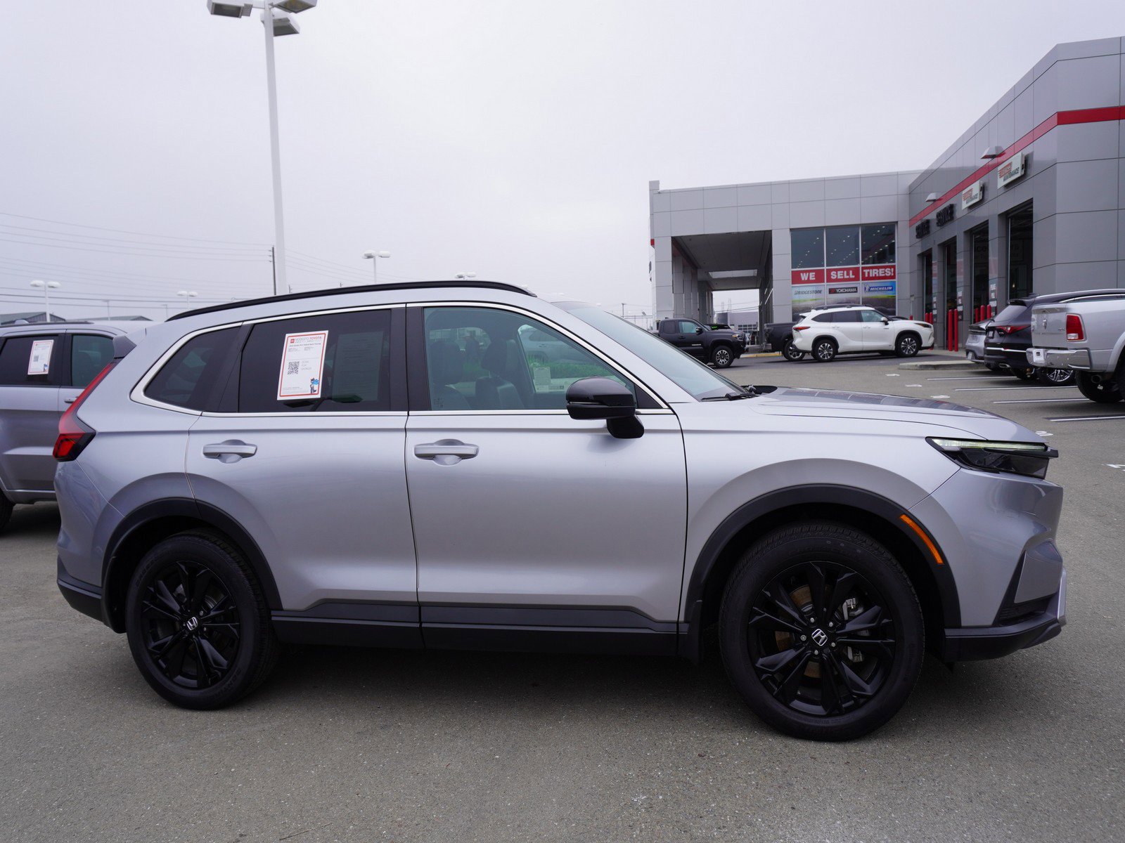 Used 2023 Honda CR-V Sport Touring image 4