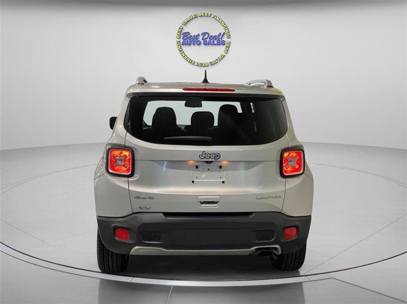 Used 2018 Jeep Renegade Limited w/ UConnect 8.4 Nav Group AWD/4WD image 4