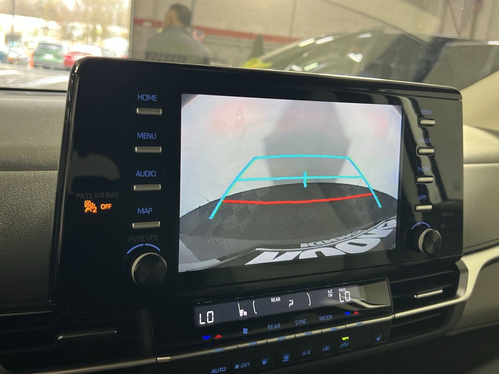 Used 2024 Toyota Sienna XLE image 19