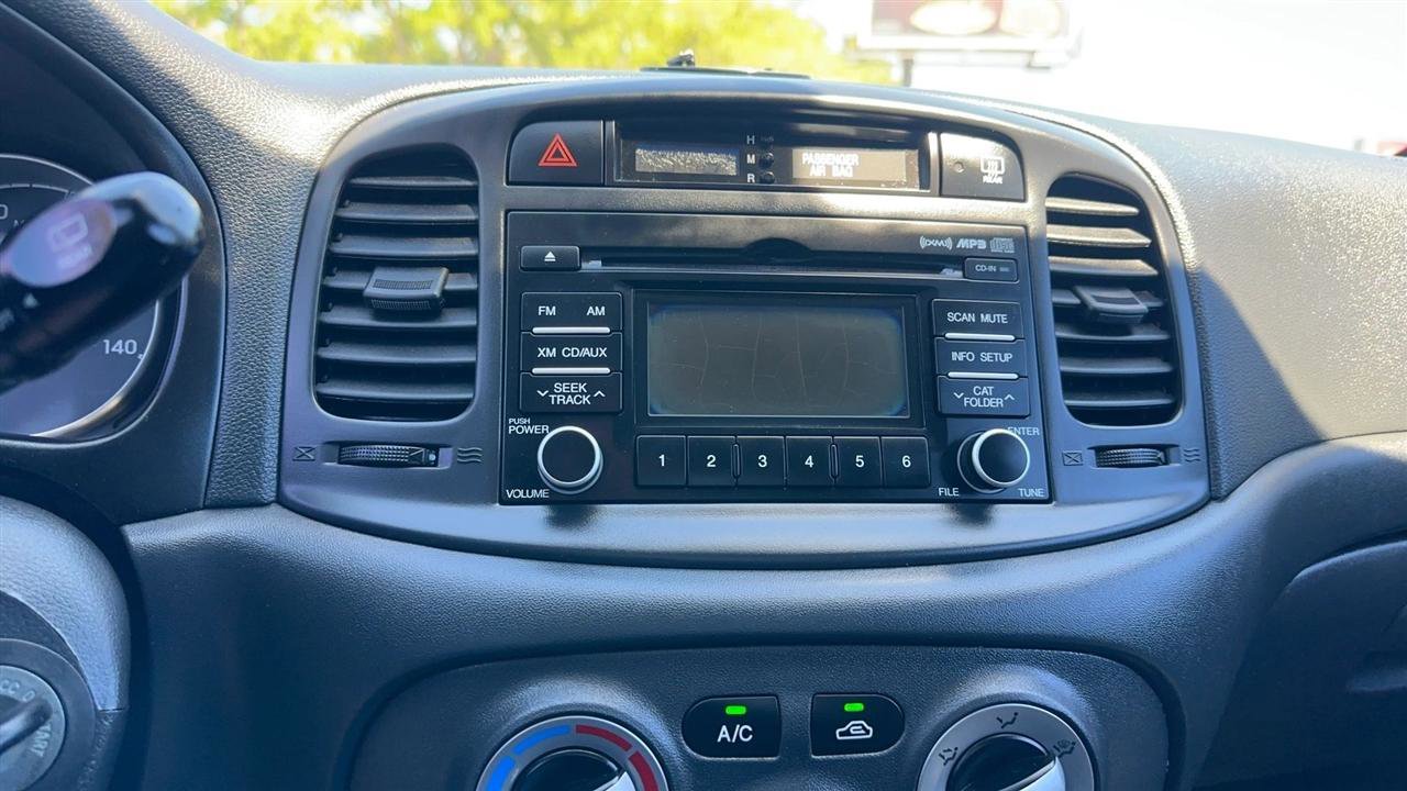 Used 2011 Hyundai Accent GS image 32