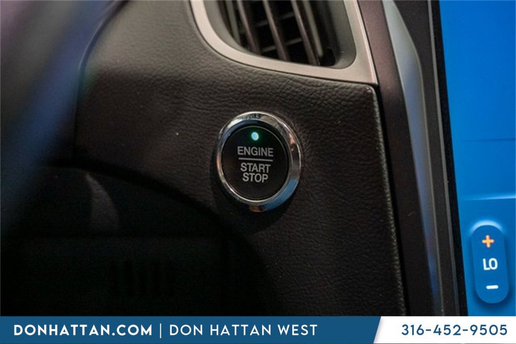 Used 2023 Ford Edge SEL image 10