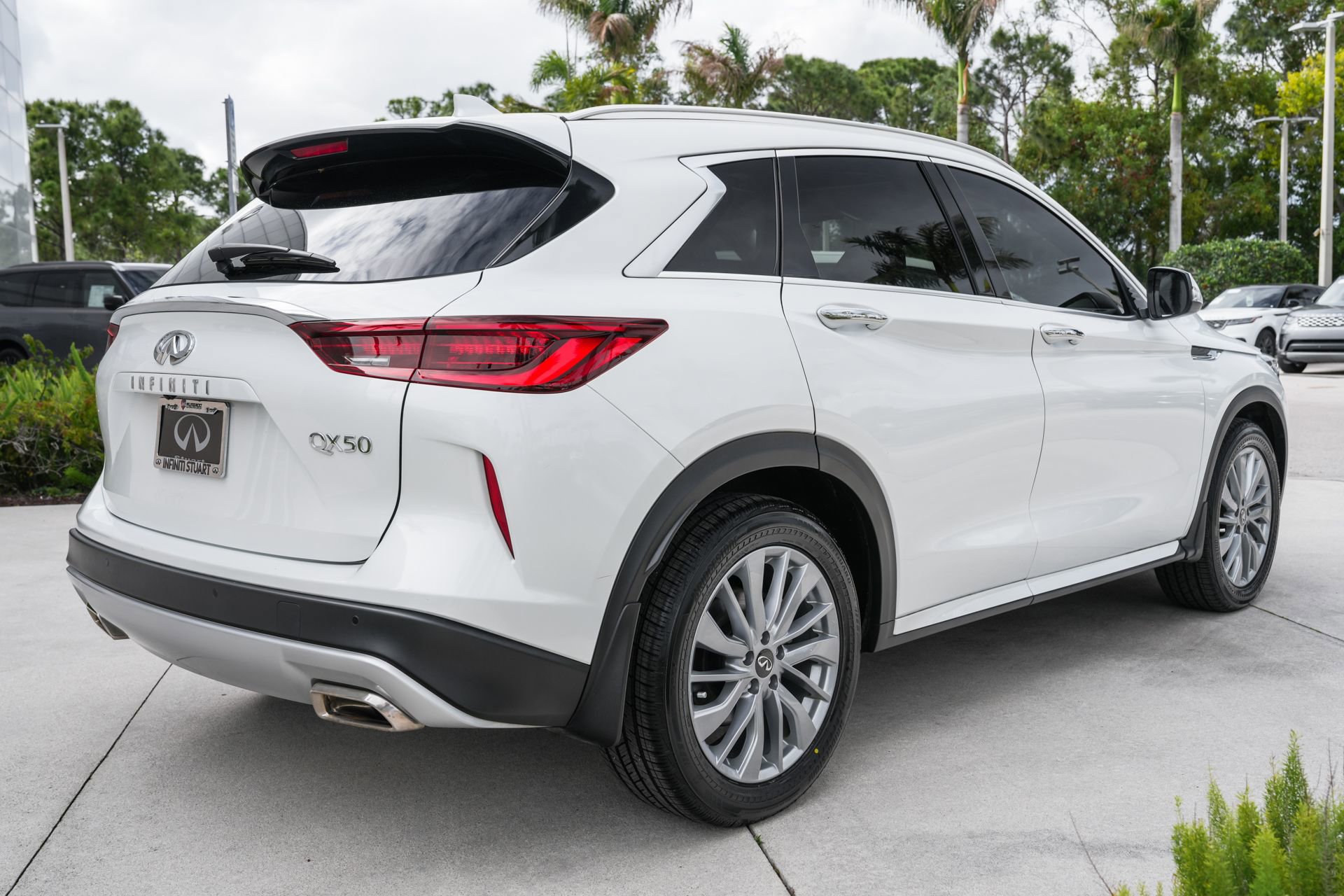 Certified 2023 INFINITI QX50 Luxe FWD image 24