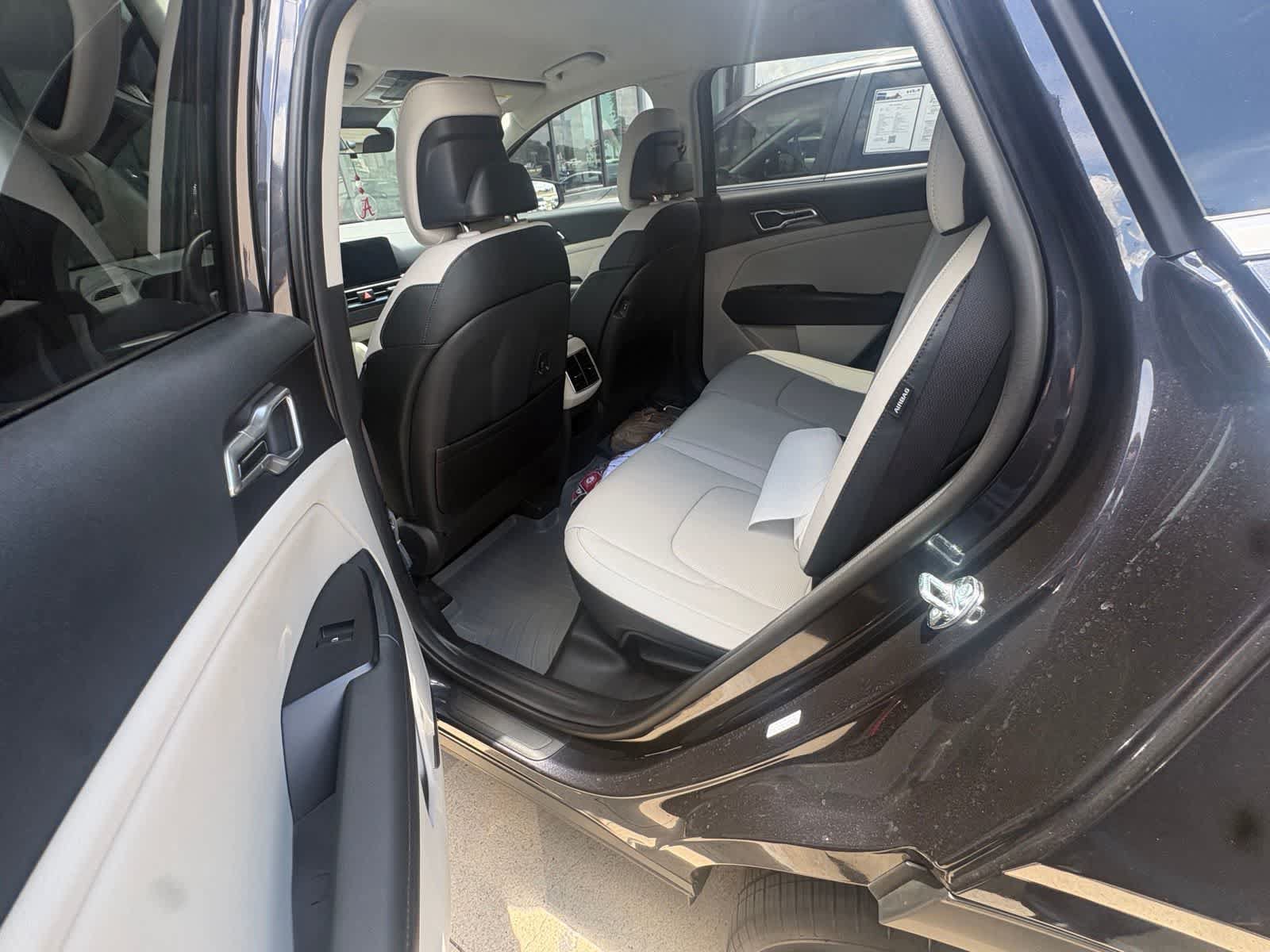 Certified 2026 Kia Sportage EX FWD image 9
