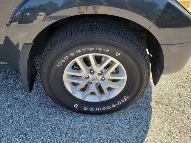 Used 2015 Nissan Frontier SV w/ SV Value Truck Package AWD/4WD image 7