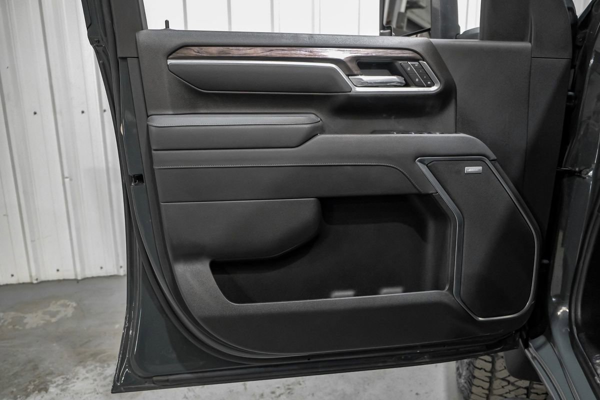 Used 2025 Chevrolet Silverado 2500 LTZ w/ LTZ Premium Texas Edition image 43