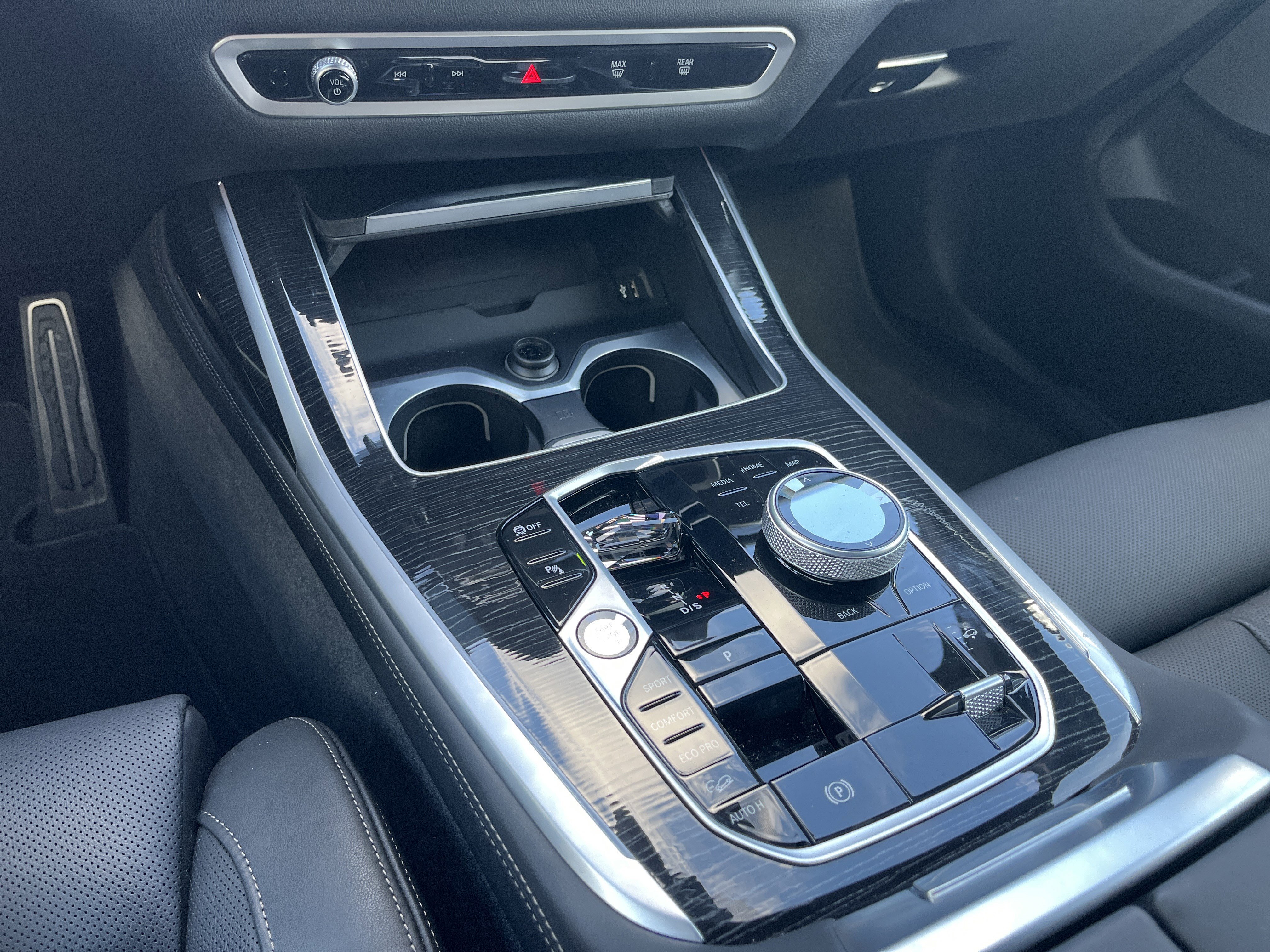 Certified 2024 BMW X7 M60i w/ Executive Package image 12