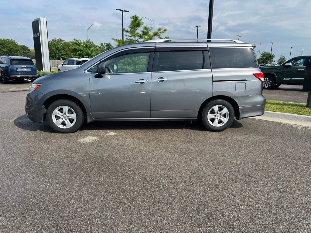 Used 2016 Nissan Quest SV FWD image 3