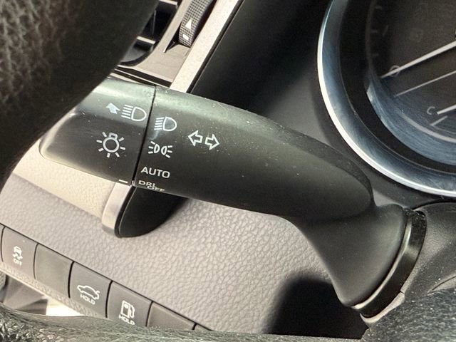 Used 2020 Toyota Camry LE image 15