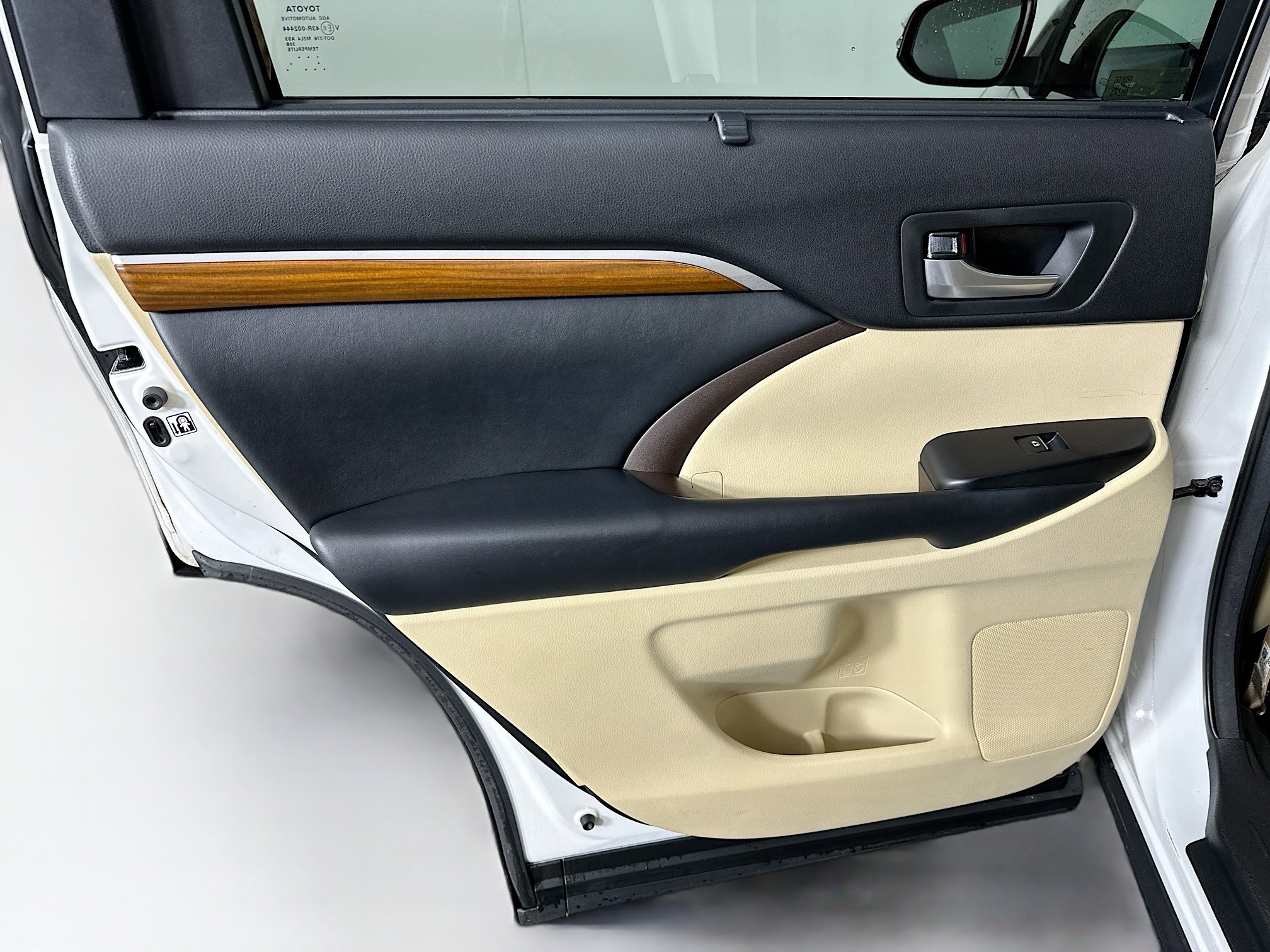 Used 2018 Toyota Highlander Limited image 28