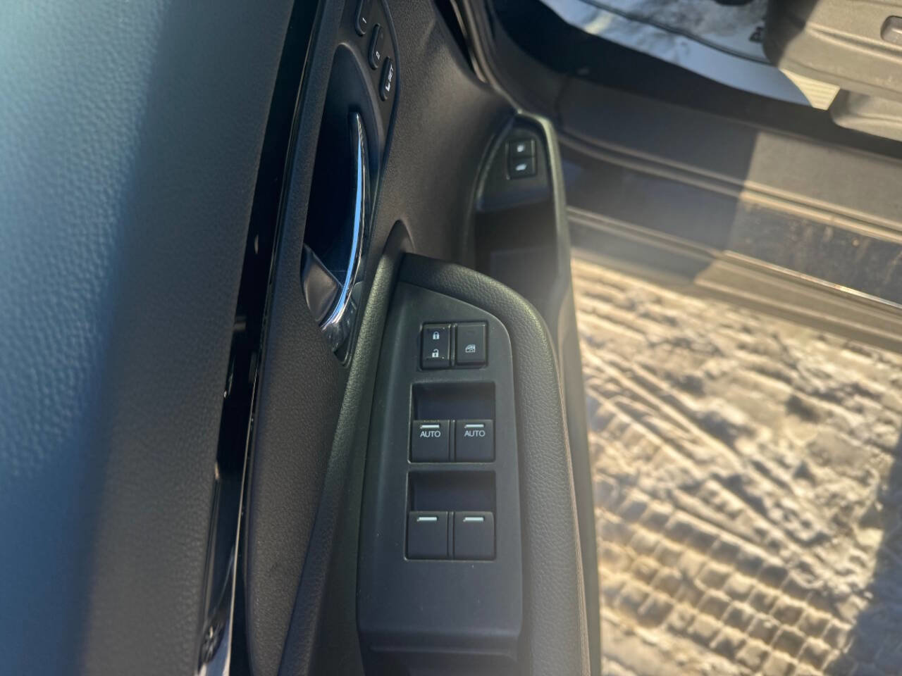 Used 2020 Honda Pilot Touring image 6