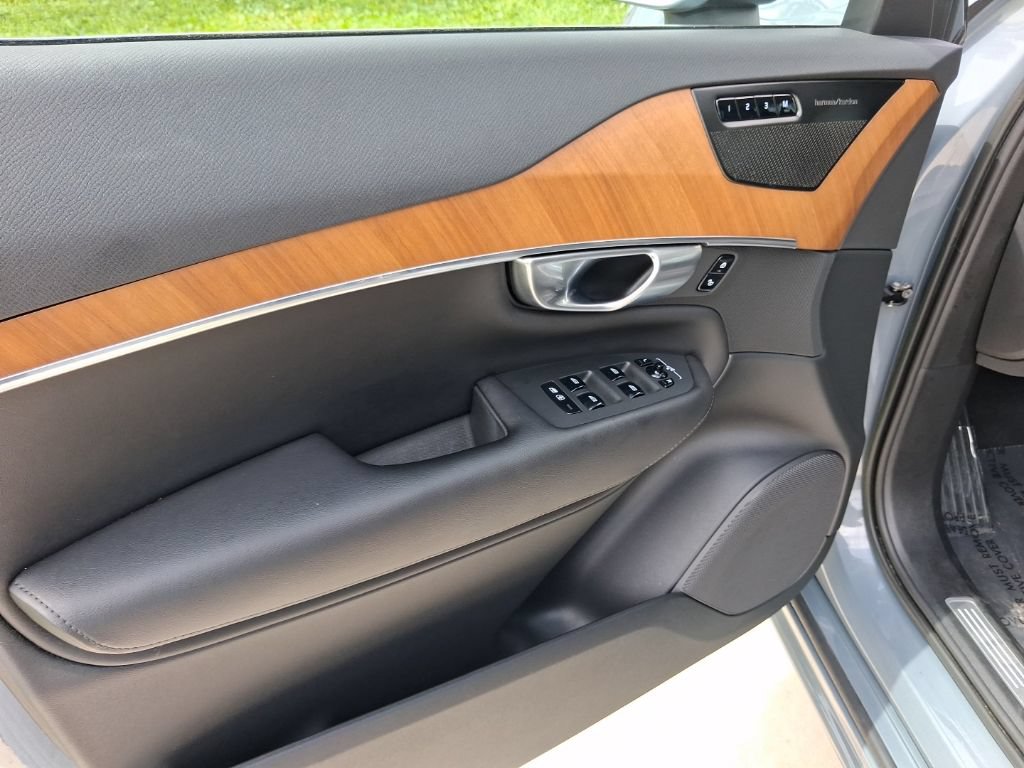 Used 2023 Volvo XC90 B5 Plus w/ Protection Package Premier AWD/4WD image 15