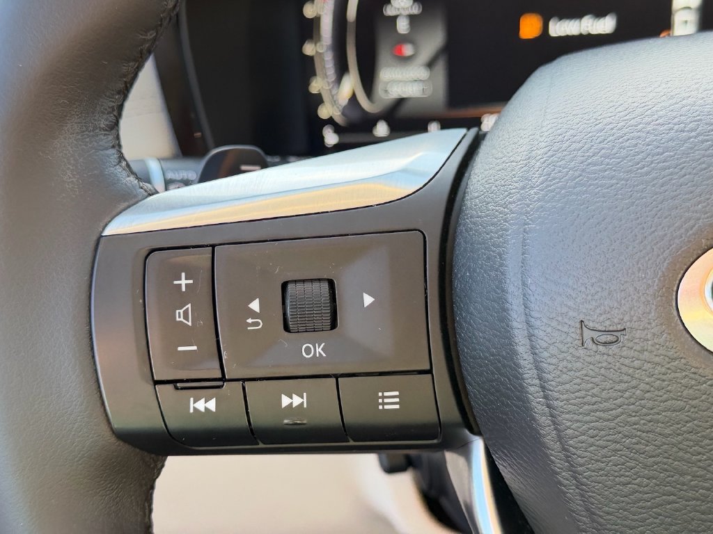 Used 2023 INFINITI QX60 Luxe w/ Performance Audio Package FWD image 26