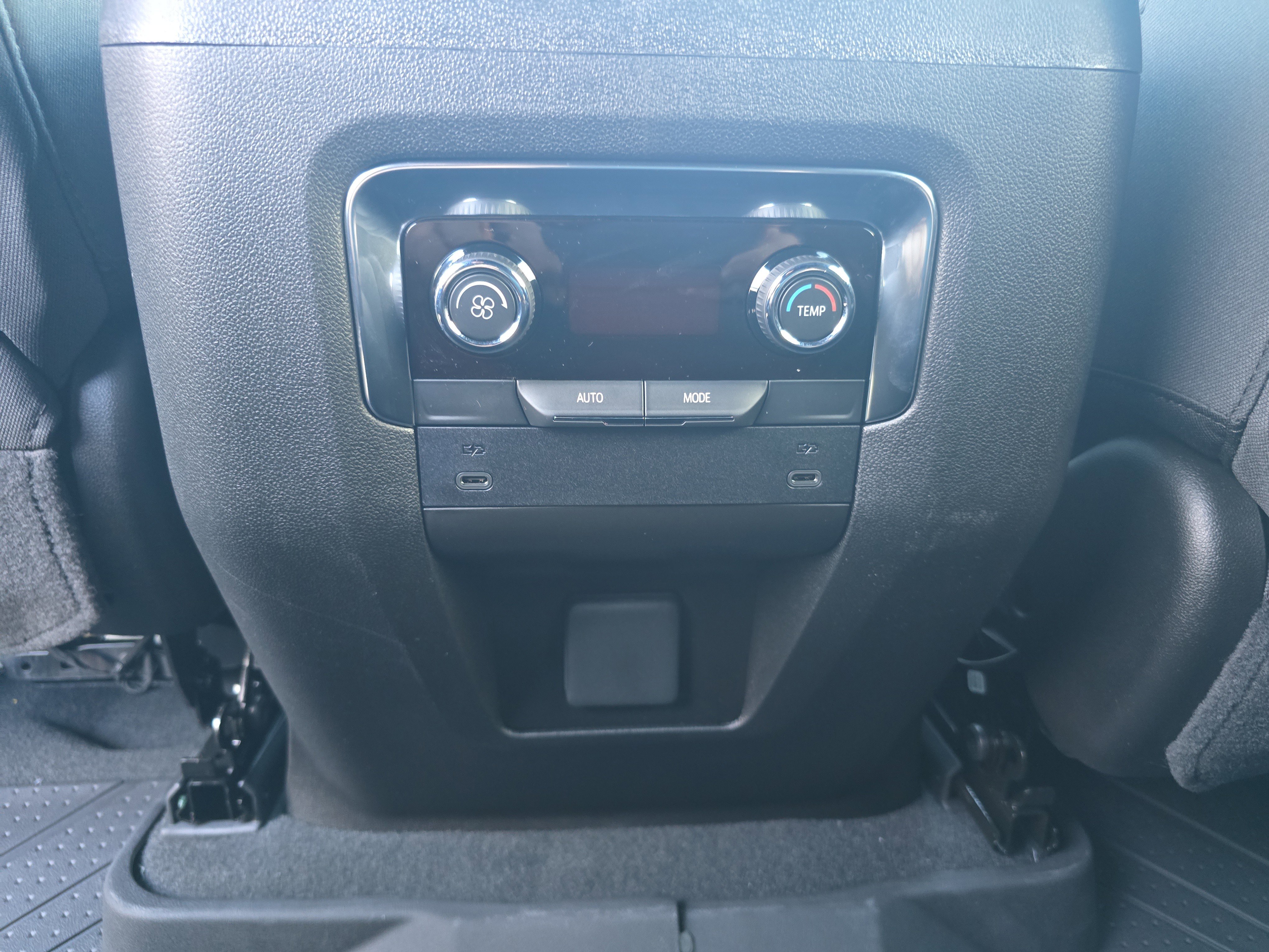 New 2026 Chevrolet Suburban LS image 17