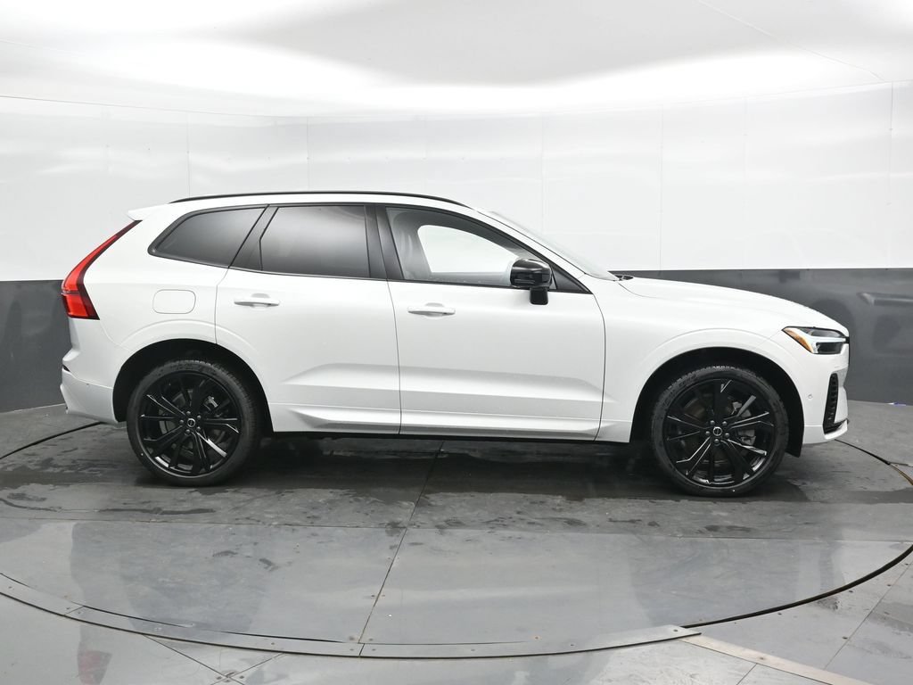 New 2026 Volvo XC60 T8 Ultra w/ Climate Package AWD/4WD image 3