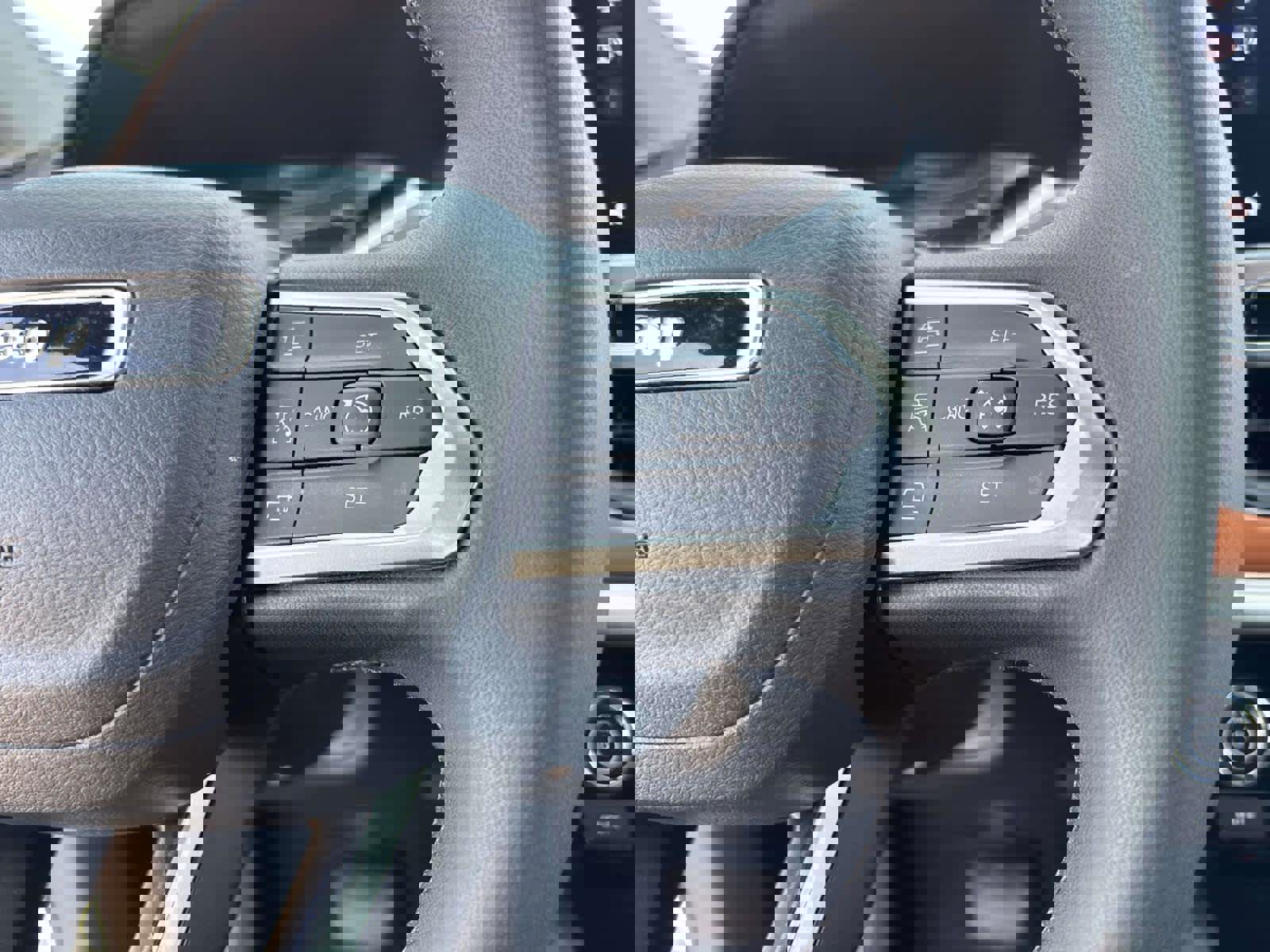 Used 2025 Jeep Compass Limited image 18