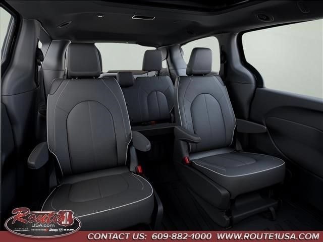 New 2027 Chrysler Pacifica Limited AWD/4WD image 16