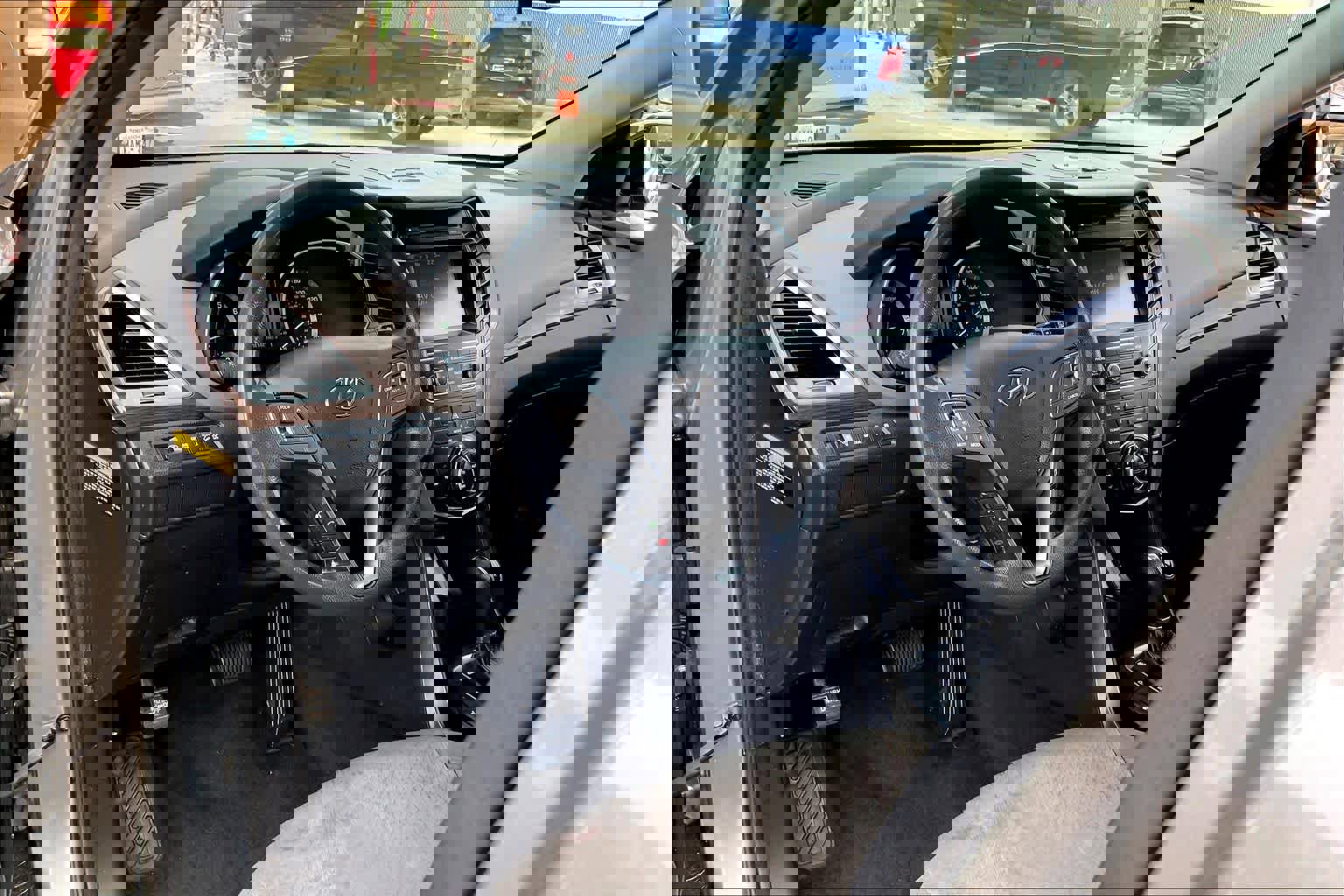 Used 2018 Hyundai Santa Fe Sport w/ 2.4L Value Package 02 image 16