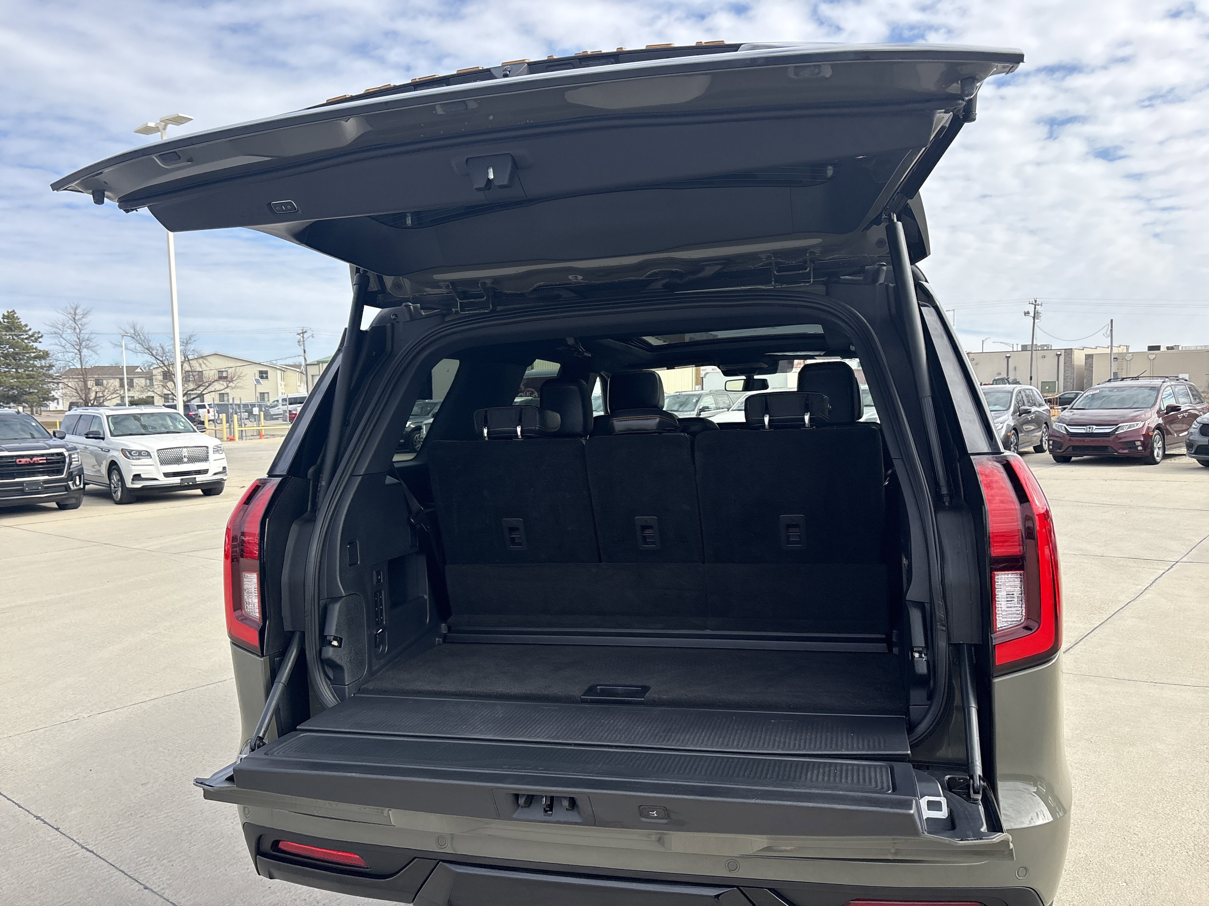 Used 2025 Ford Expedition Tremor image 6